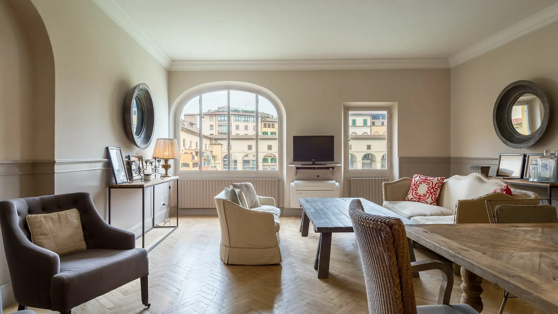Luxury Romantic River Apartment Florence Italy